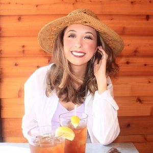 Meet your Posher, Ansley